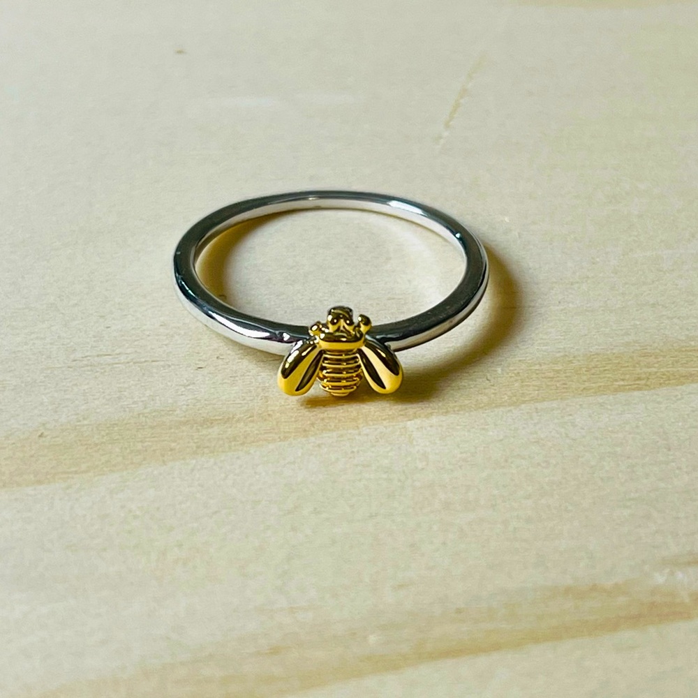 Honeybee Ring Goldtone and Silvertone | Size 6